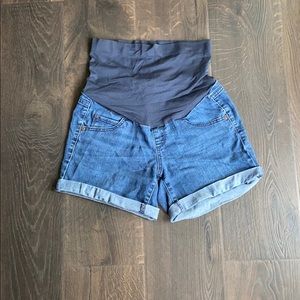 MATERNITY Jean Short
